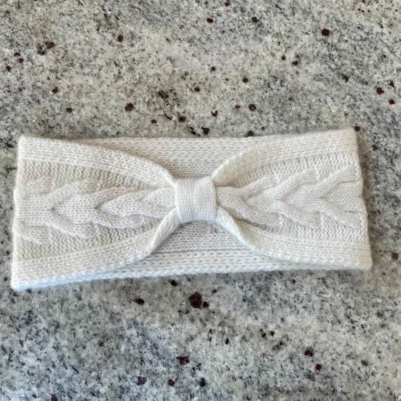 Amicale Cashmere Beige Cable Knit Headband NWT Amicale Cashmere Cable Knit Cashmere Knot Headband Ear  main image 2